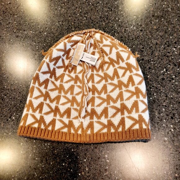 Like NEW Michael Kors Signature Logo Beanie in Camel - Picture 4 of 6